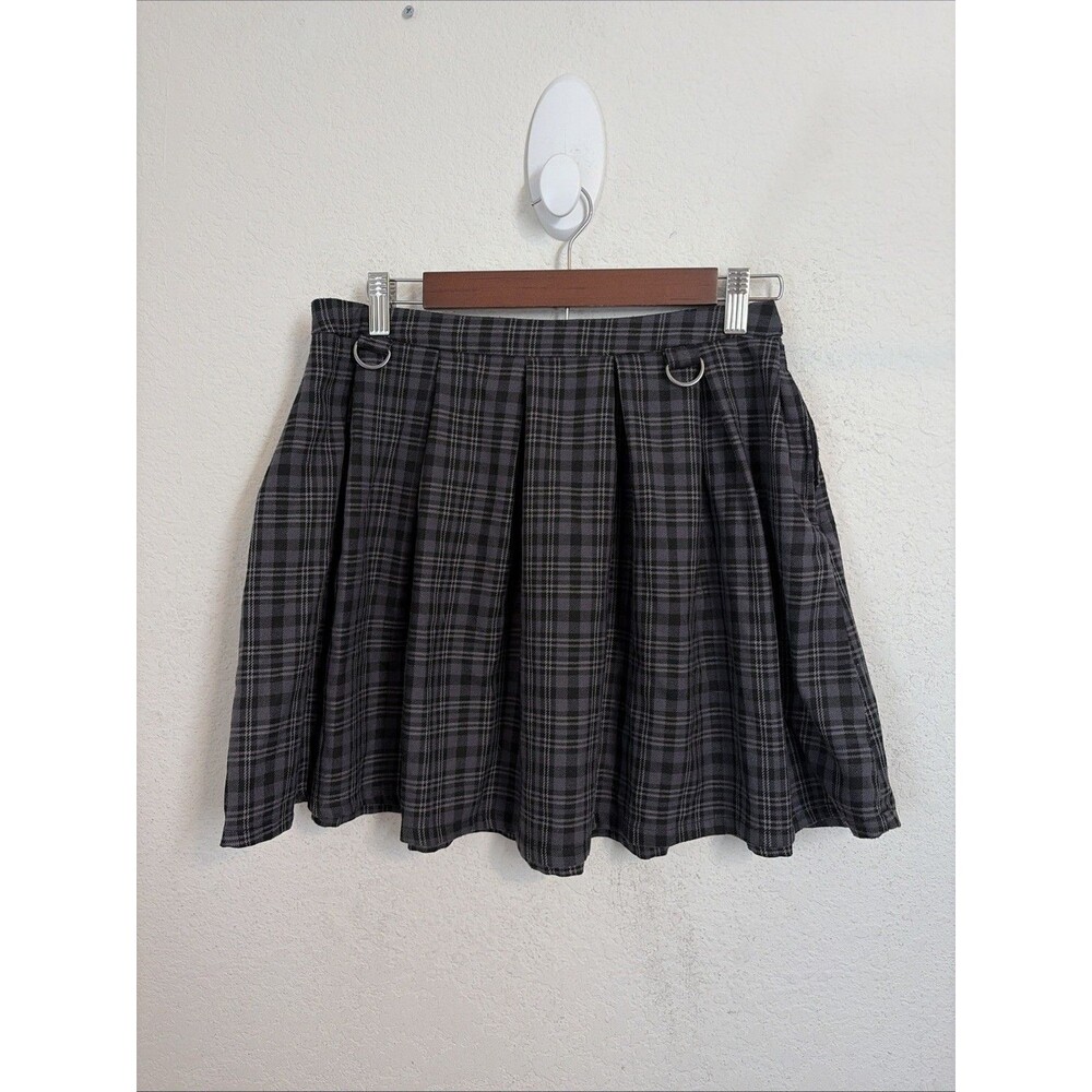 Hot Topic Women’s M GrayPlaid Pleated Short Skirt w/ Buckle Straps Grunge Goth - Picture 2 of 7